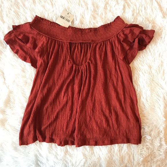 Off the Shoulder, Ruffle Top - Picture 2 of 4